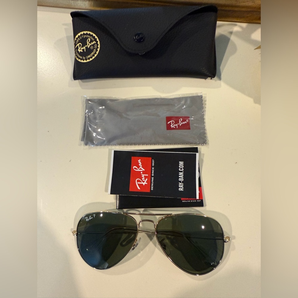 Ray-Ban Silver Aviator Sunglasses with Black Case
